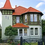 アパート Elegante Altbauwohnung Mit Schlossblick Und Parkplatz ヴェルニゲローデ