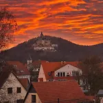 Elegante Altbauwohnung Mit Schlossblick Und Parkplatz *