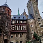 Elegante Altbauwohnung Mit Schlossblick Und Parkplatz アパート *