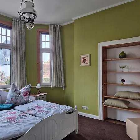 Elegante Altbauwohnung Mit Schlossblick Und Parkplatz Wernigerode