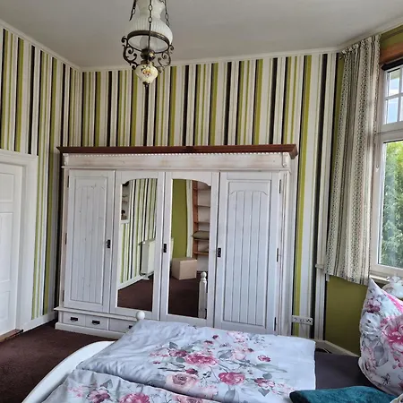 Elegante Altbauwohnung Mit Schlossblick Und Parkplatz Wernigerode