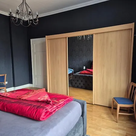 Elegante Altbauwohnung Mit Schlossblick Und Parkplatz Apartment *