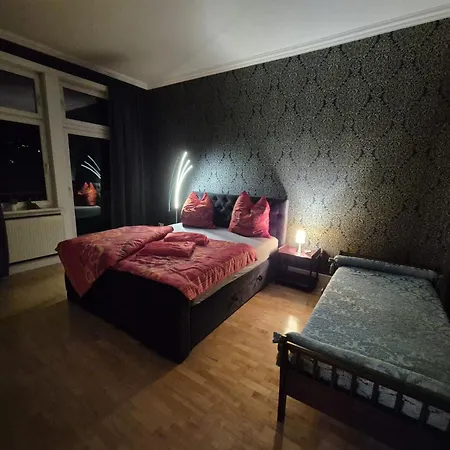 Elegante Altbauwohnung Mit Schlossblick Und Parkplatz *