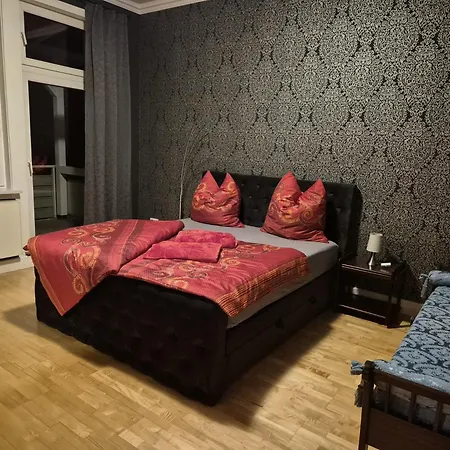 Elegante Altbauwohnung Mit Schlossblick Und Parkplatz