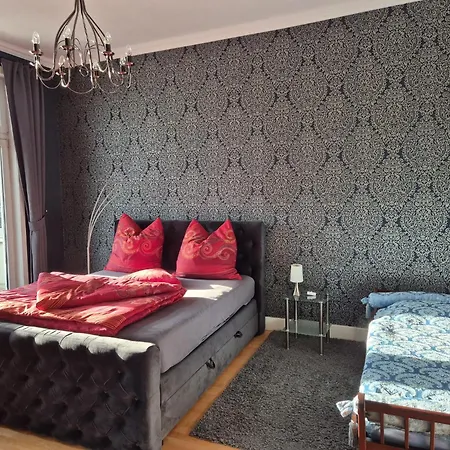 Elegante Altbauwohnung Mit Schlossblick Und Parkplatz *