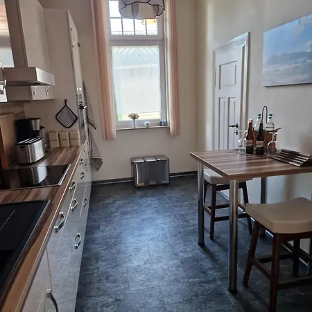 Elegante Altbauwohnung Mit Schlossblick Und Parkplatz アパート