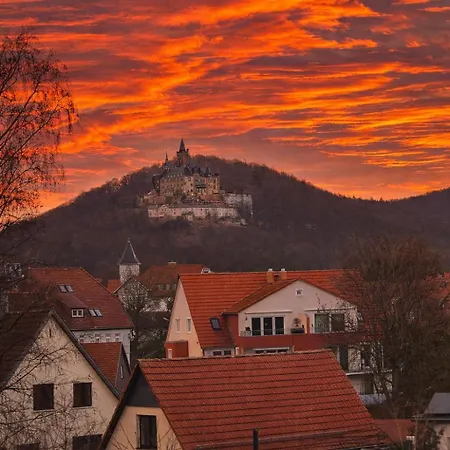 Elegante Altbauwohnung Mit Schlossblick Und Parkplatz *