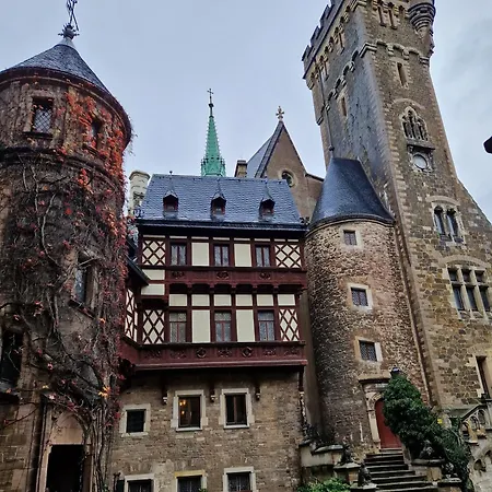 Elegante Altbauwohnung Mit Schlossblick Und Parkplatz アパート *
