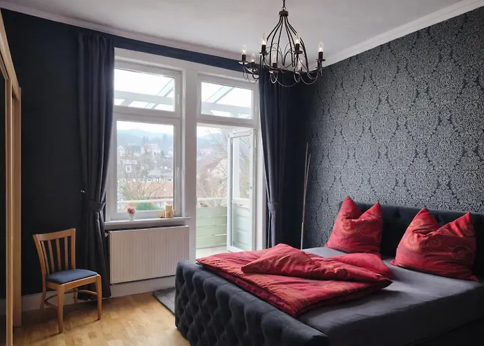 Elegante Altbauwohnung Mit Schlossblick Und Parkplatz *