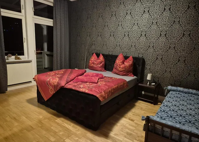 Elegante Altbauwohnung Mit Schlossblick Und Parkplatz