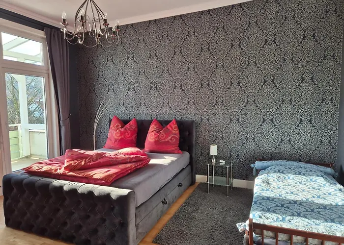 Elegante Altbauwohnung Mit Schlossblick Und Parkplatz *