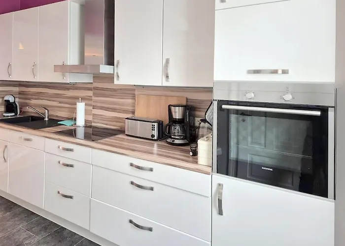 Elegante Altbauwohnung Mit Schlossblick Und Parkplatz Wernigerode