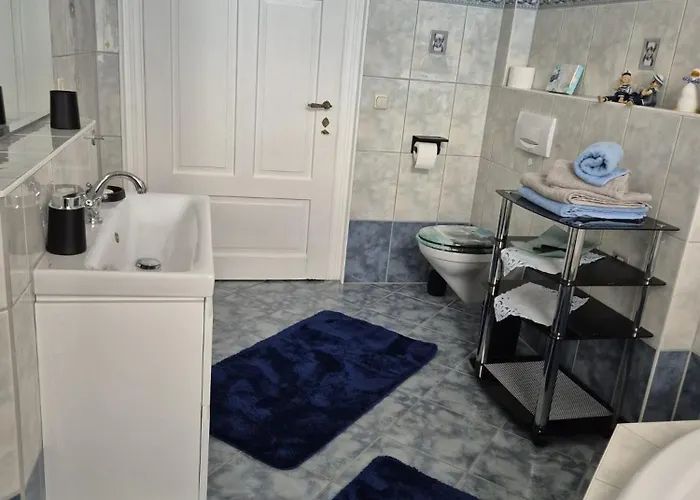 Daire Elegante Altbauwohnung Mit Schlossblick Und Parkplatz