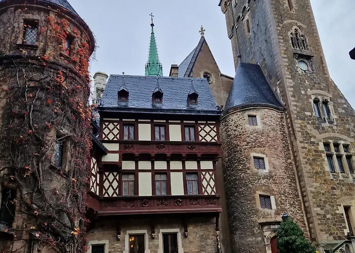 Elegante Altbauwohnung Mit Schlossblick Und Parkplatz Daire *