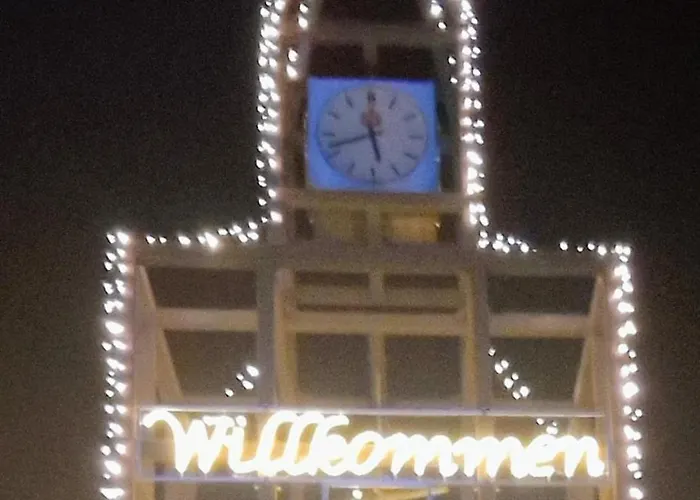 Elegante Altbauwohnung Mit Schlossblick Und Parkplatz Daire